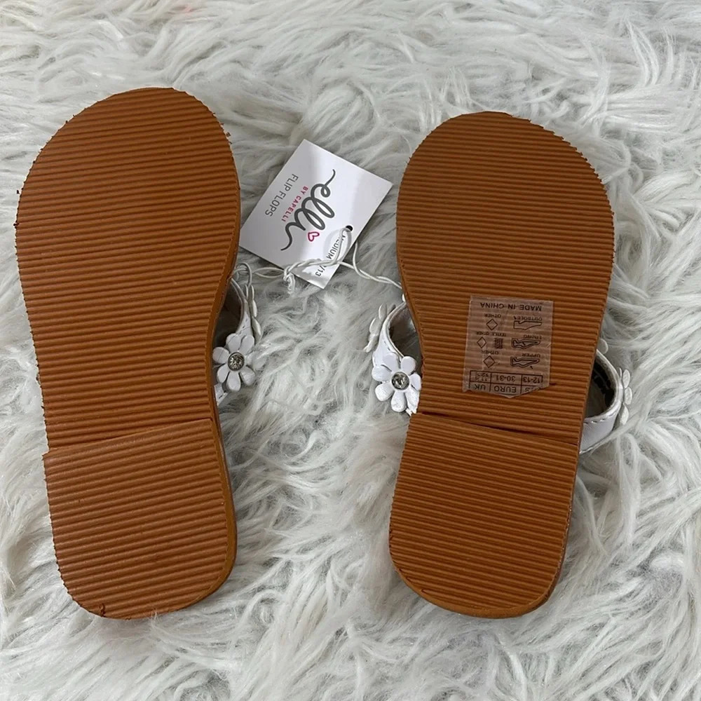 Elli by Capelli Flowers Matte Faux Leather Girls Thong Sandals Size 12-13 NEW - Picture 5 of 9